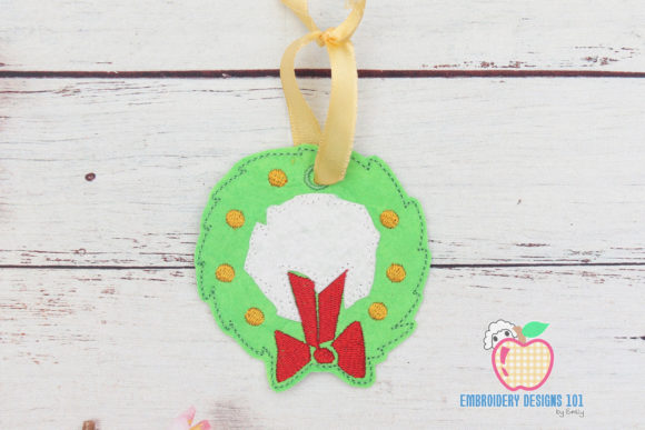 Christmas Wreath Ornament: A Designer's Review for Business Merch