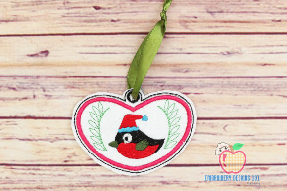 Review: Christmas Bird Wearing Cap Ornament Design