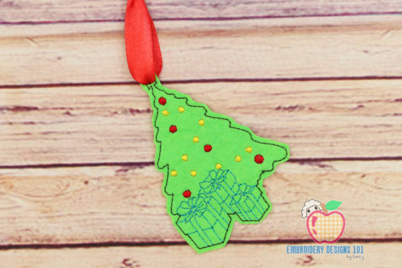 Review: Christmas Tree with Gifts in the Hoop Design